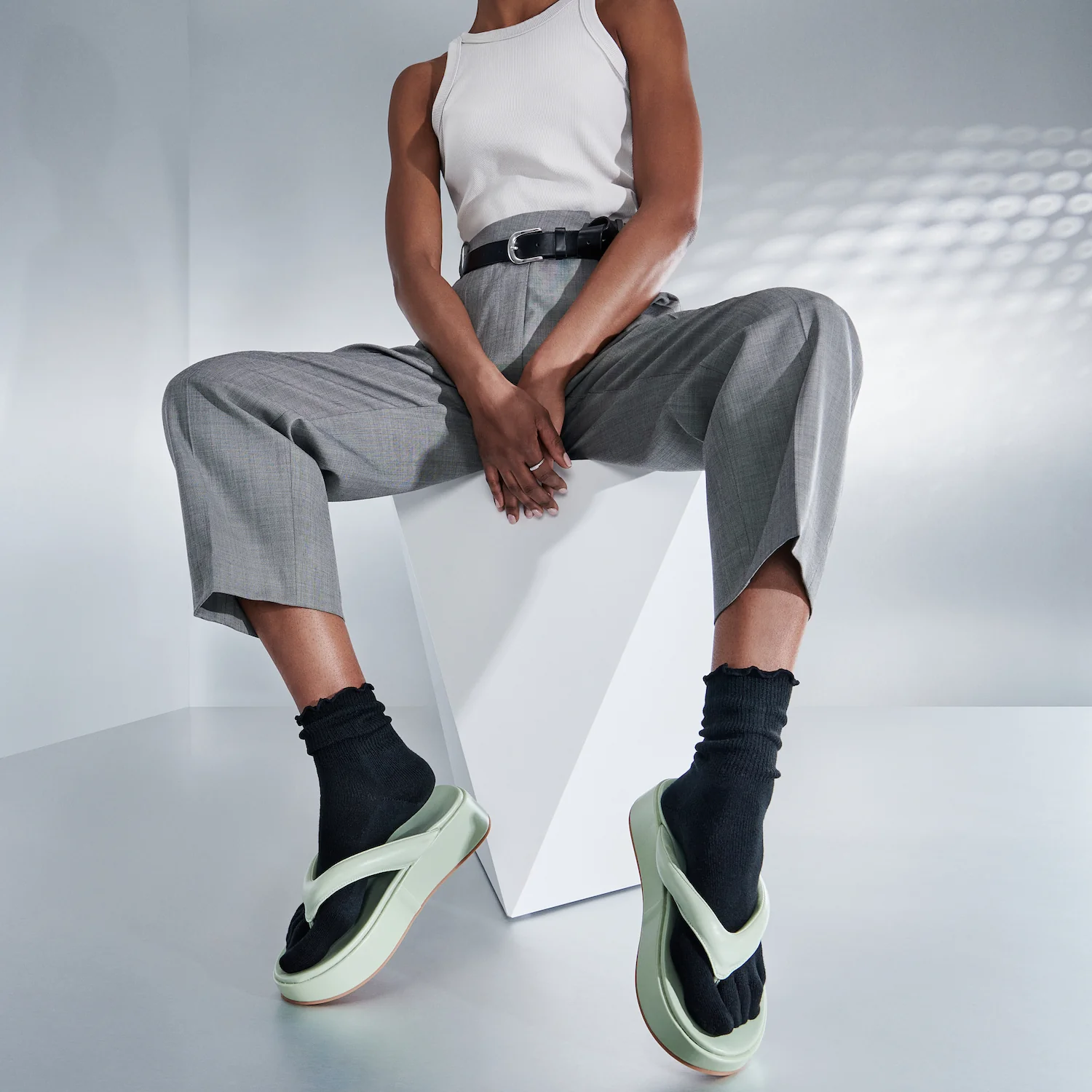 Loose-Fit Cotton Toe  Crew Socks - Image 3