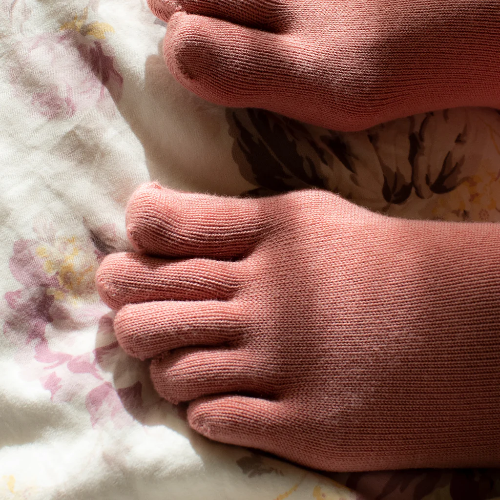 Loose-Fit Cotton Toe  Crew Socks - Image 6