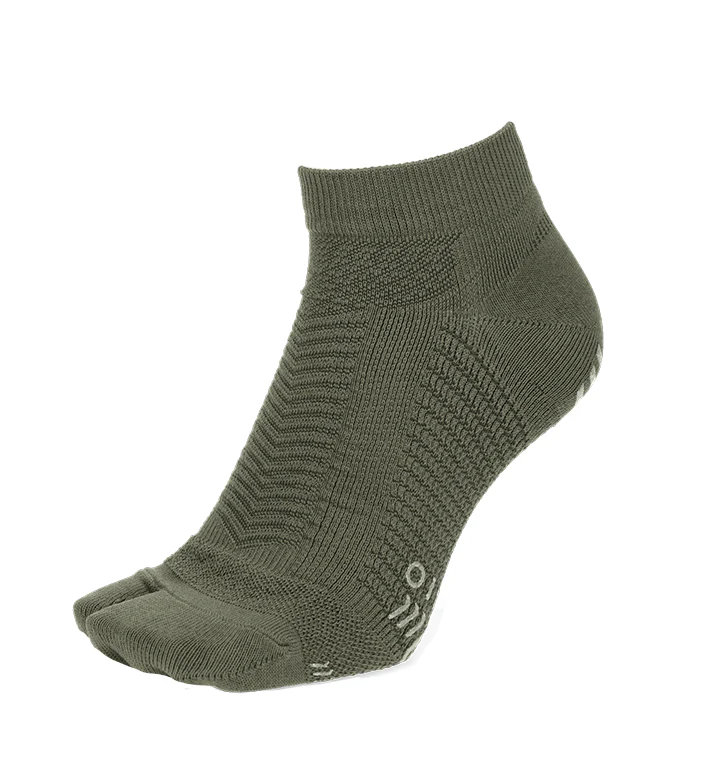 Signature Run Tabi  Socks - Image 19