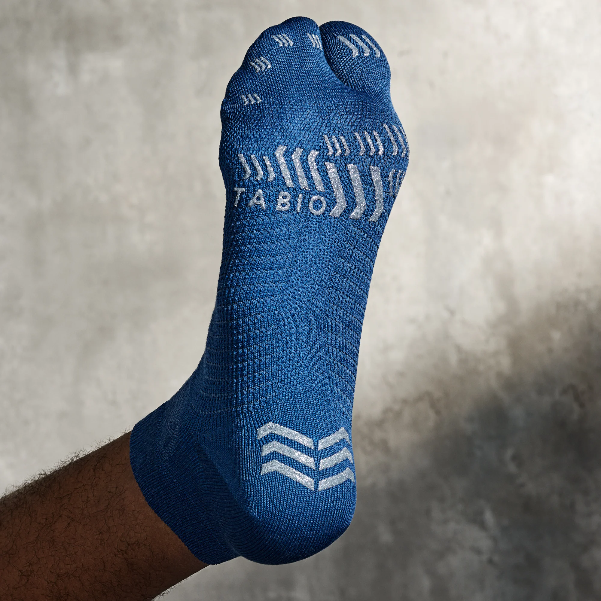 Signature Run Tabi  Socks - Image 4