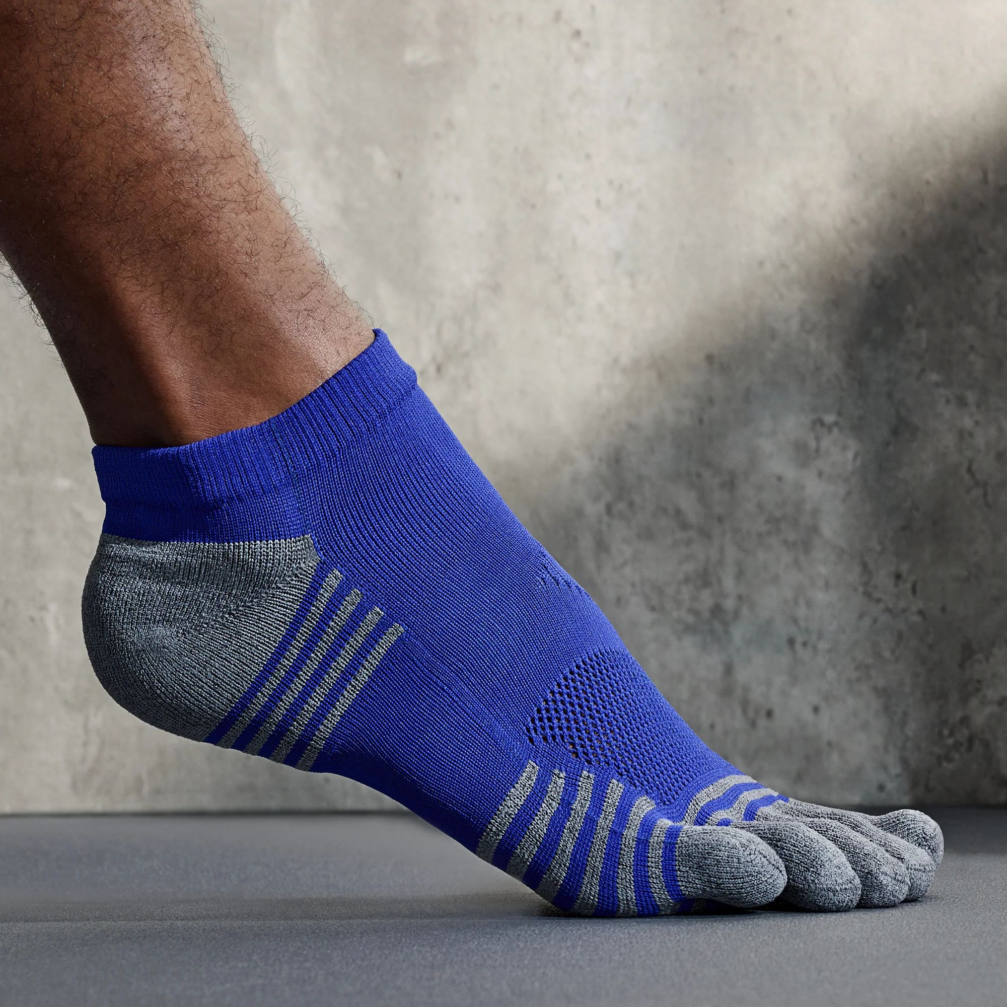 Super Fit Grip Run  Toe Socks - Image 4