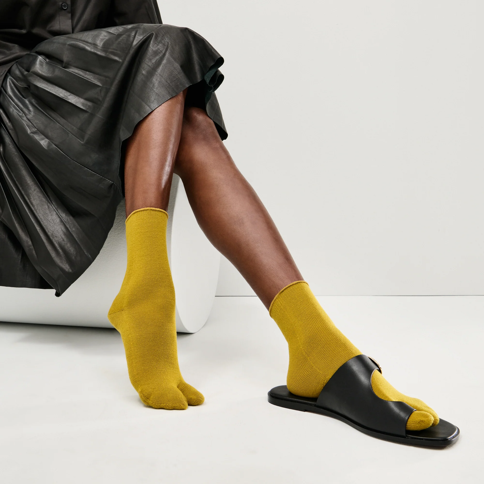 Super Extra Fine Merino Wool Tabi  Crew Socks