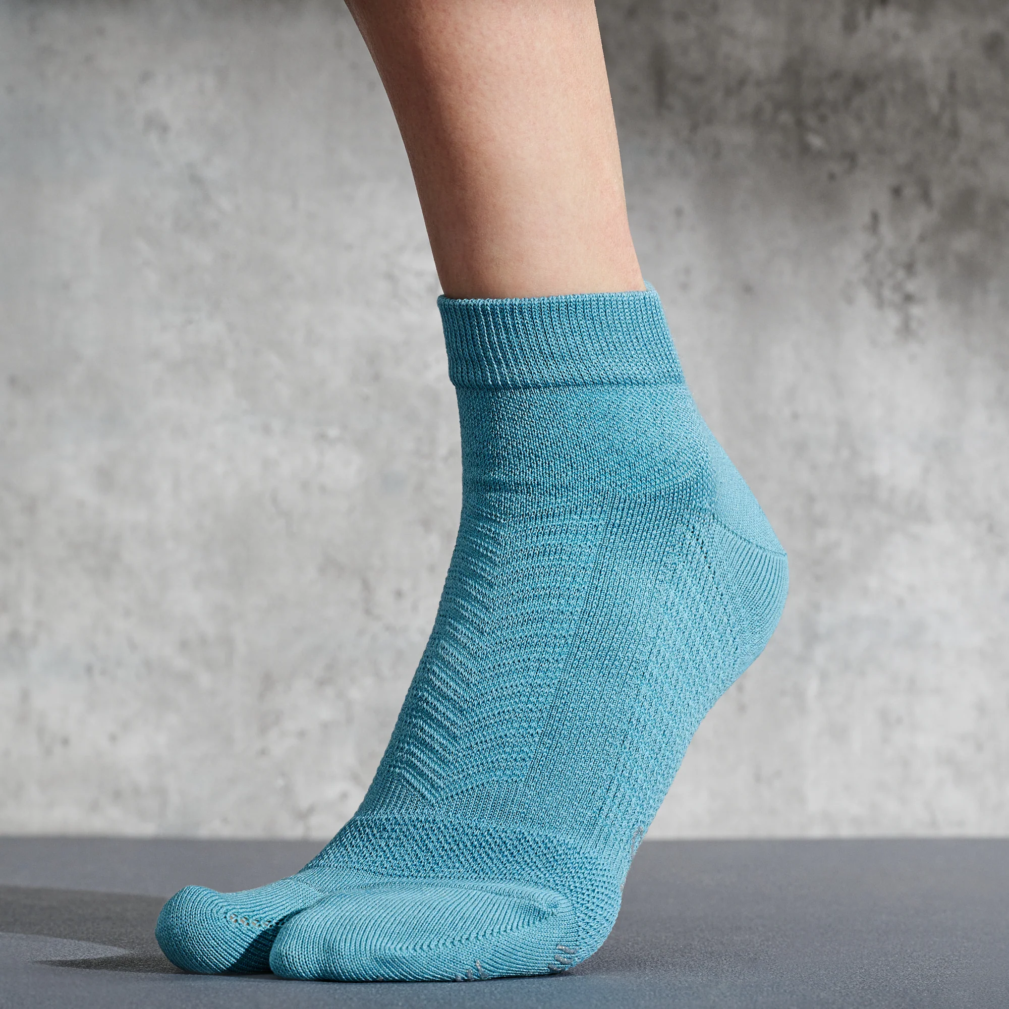 Signature Run Tabi  Socks - Image 3