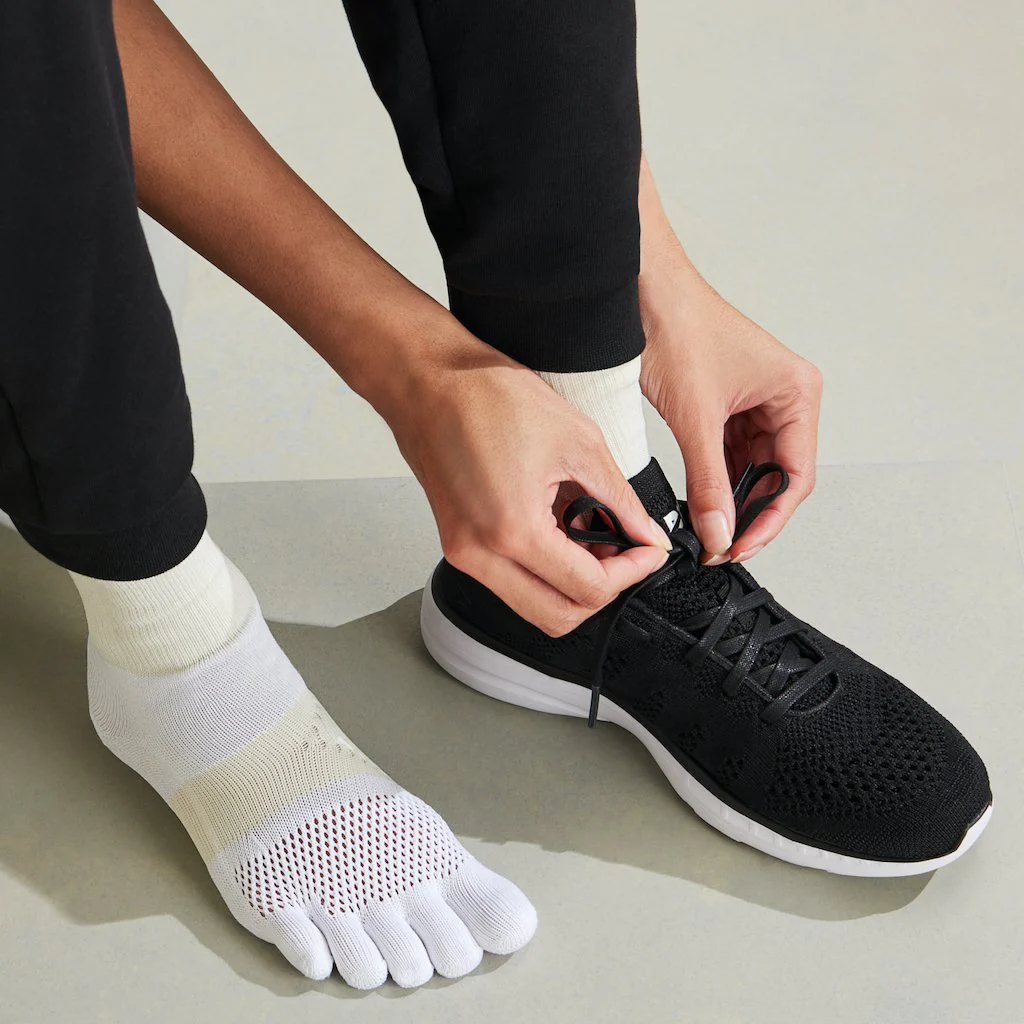 Signature Run Toe  Crew Socks - Image 3