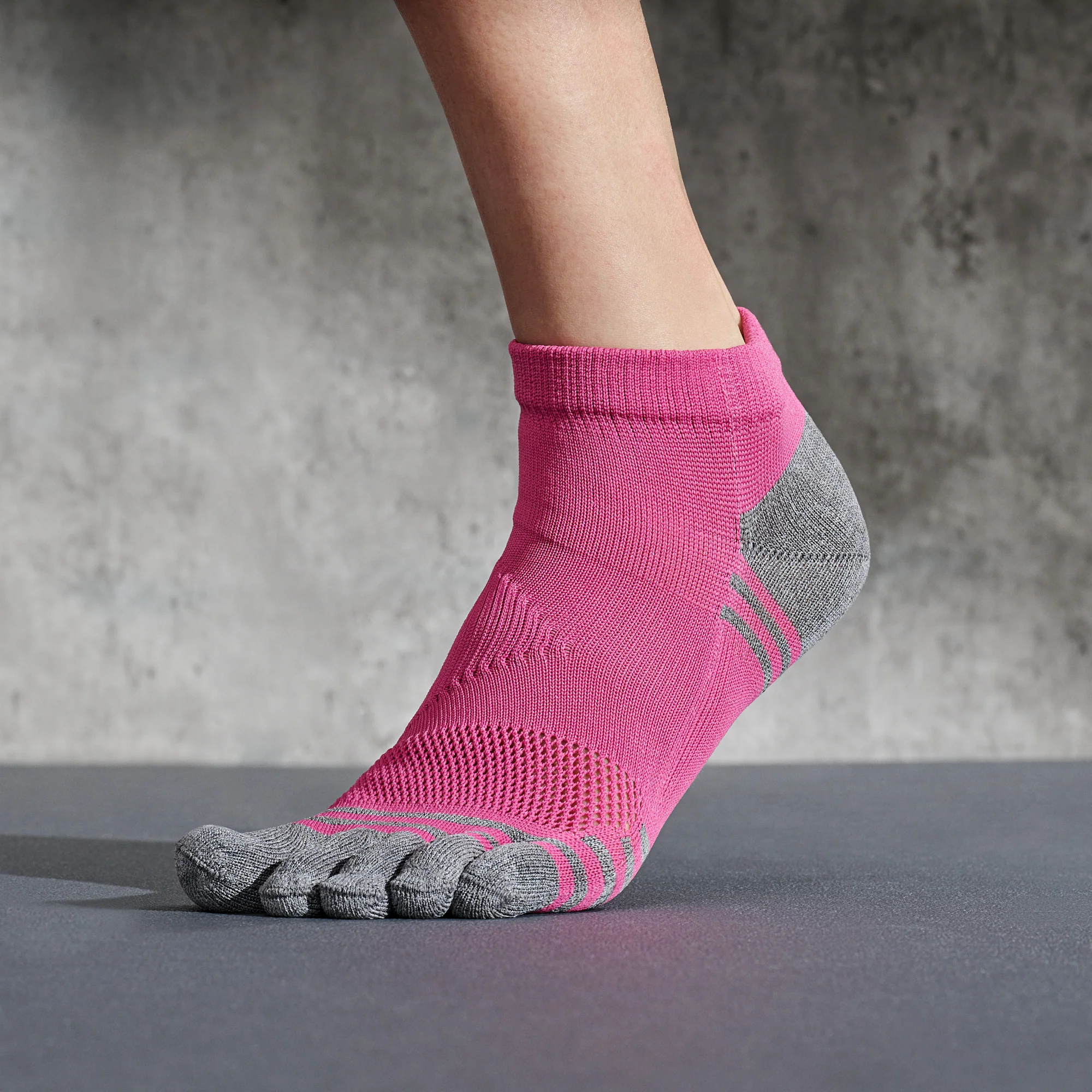Super Fit Grip Run Toe  Socks - Image 3