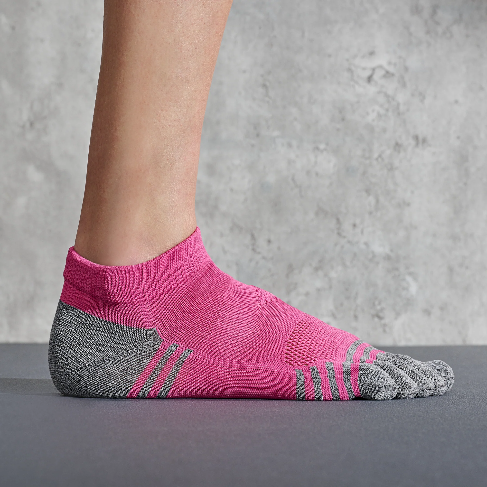 Super Fit Grip Run Toe  Socks - Image 4